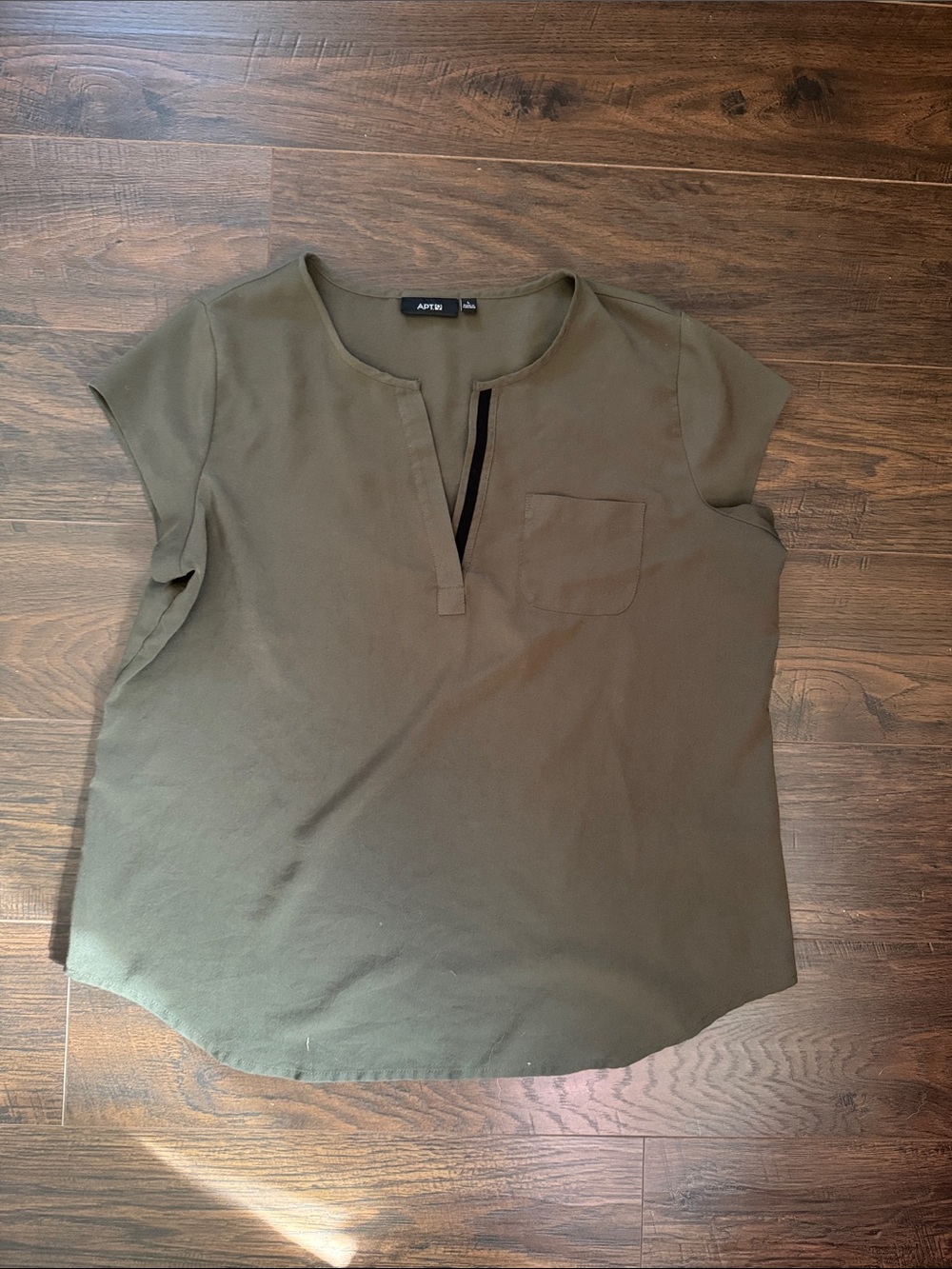 Apt. 9 Olive Green Split-Neck Cap Sleeve Blouse